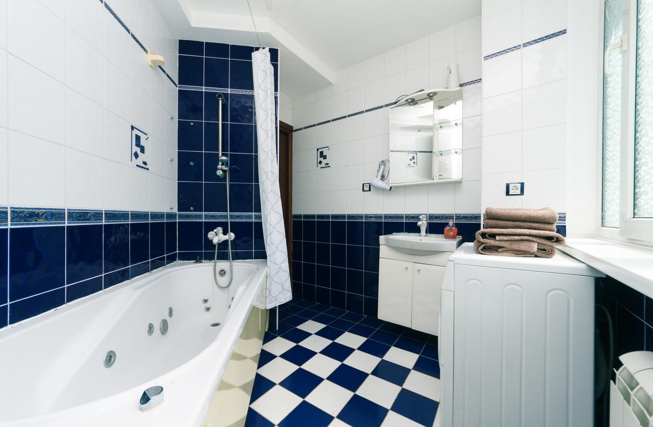 Two Bedroom Apartment On Kreschatik, Kyiv Center With Great View Exterior foto